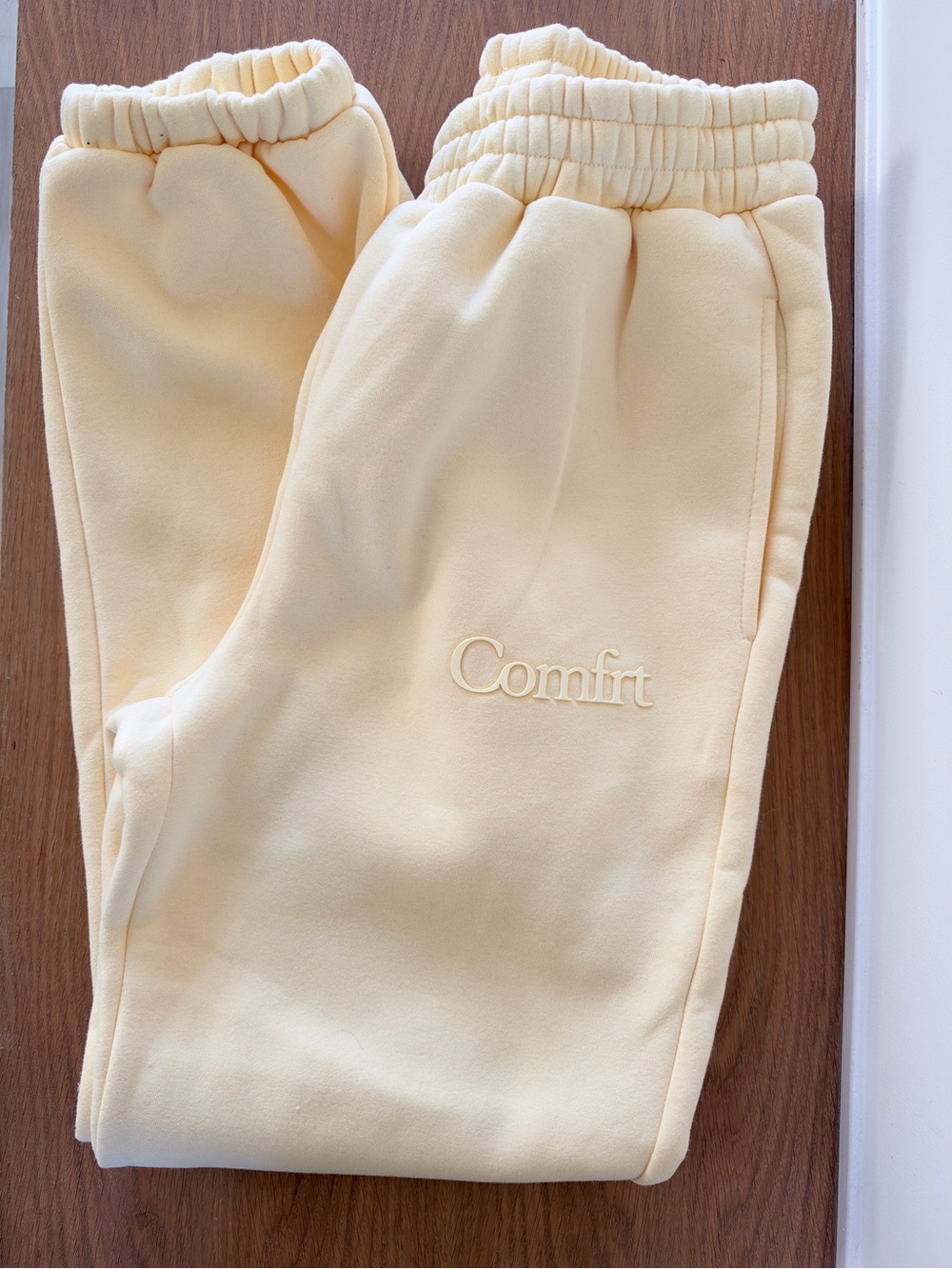 Comfrt women’s buttercream yellow Sweatpants